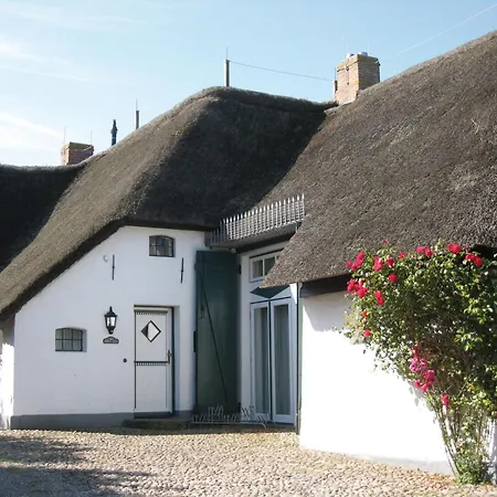 Haus Moewennest Holiday home Midlum (Schleswig-Holstein)